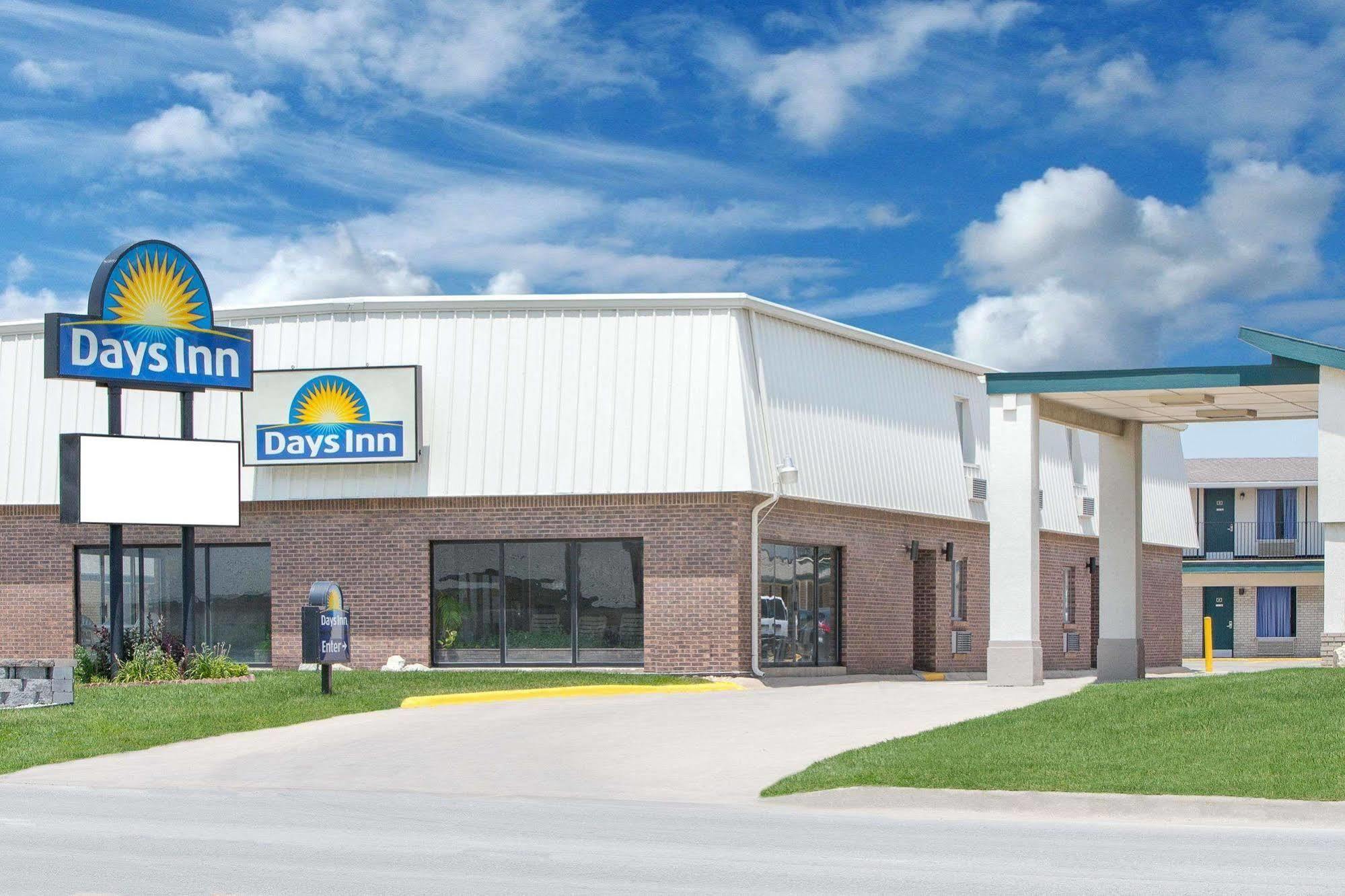 Days Inn By Wyndham Emporia Kültér fotó